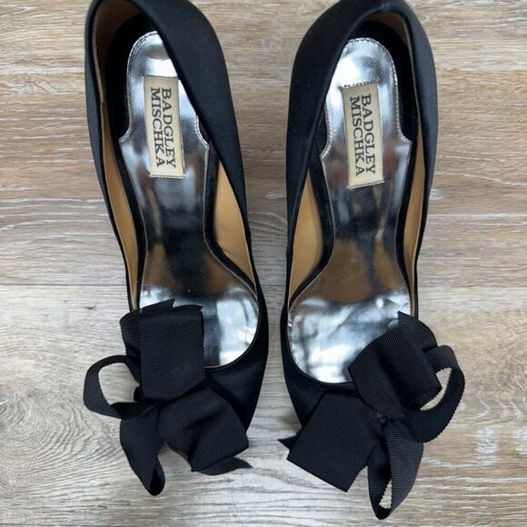Badgley Mischka Black Satin Peep Toe Heels Women's Size 9.5 - Picture 2 of 6